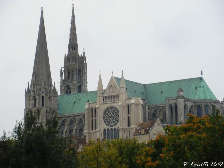 Charmant Studio A Deux Pas De La Cathedrale Chartres Eksteriør bilde